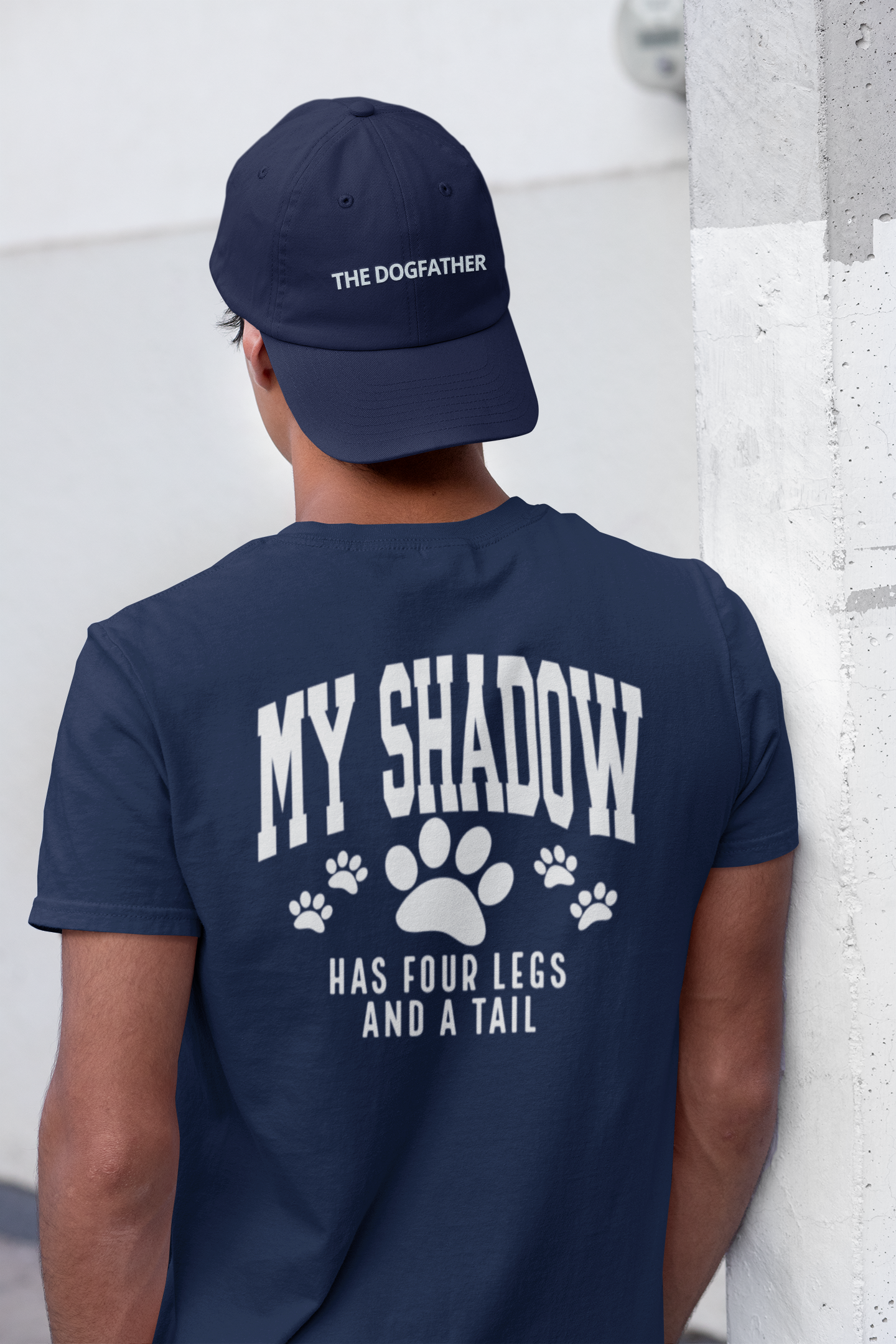 T-shirt - My shadow has four legs and a tail