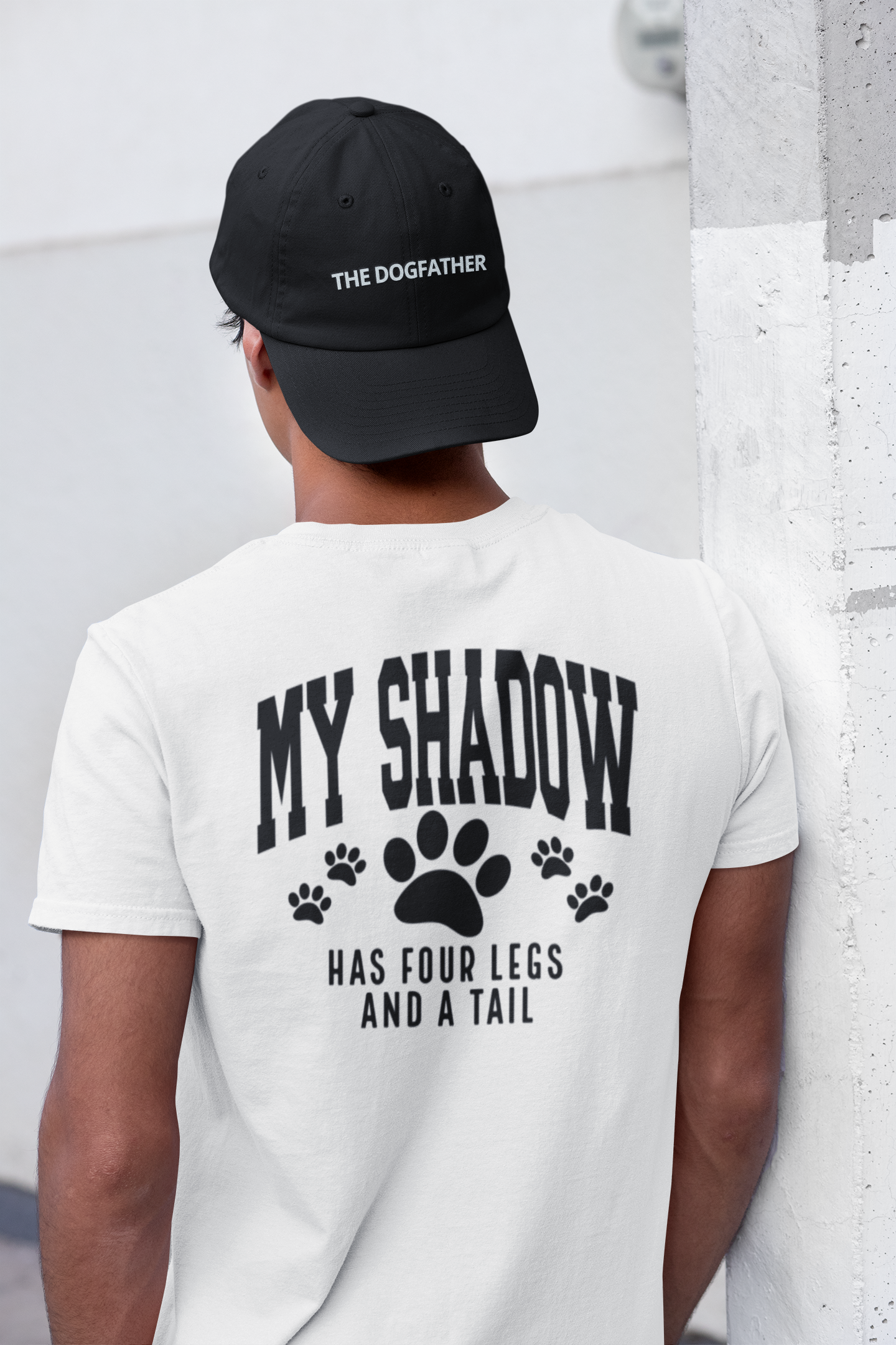 T-shirt - My shadow has four legs and a tail