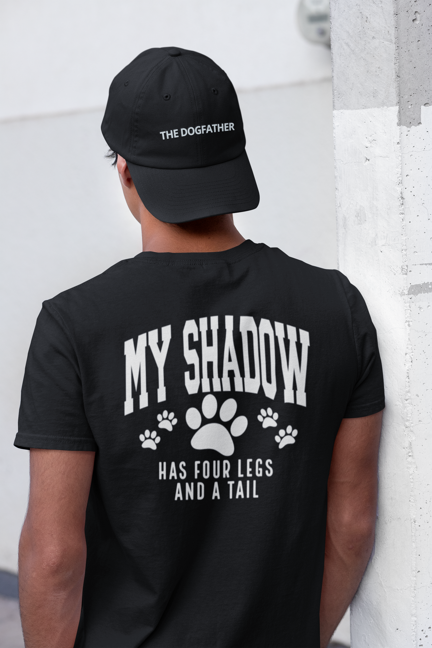 T-shirt - My shadow has four legs and a tail